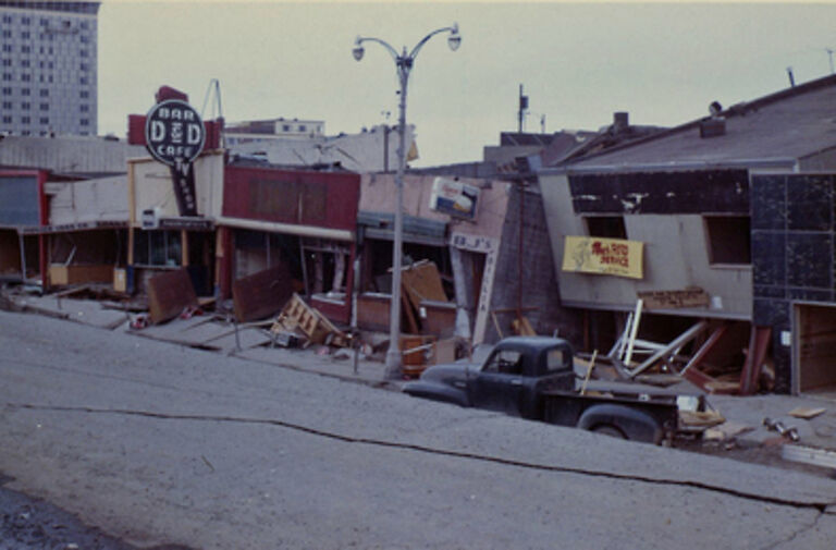 4th avenue quake damage