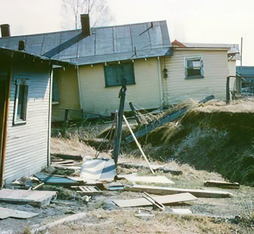 destroyed homes